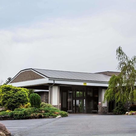 Ramada By Wyndham Rock Hill At Sullivan Center ภายนอก รูปภาพ