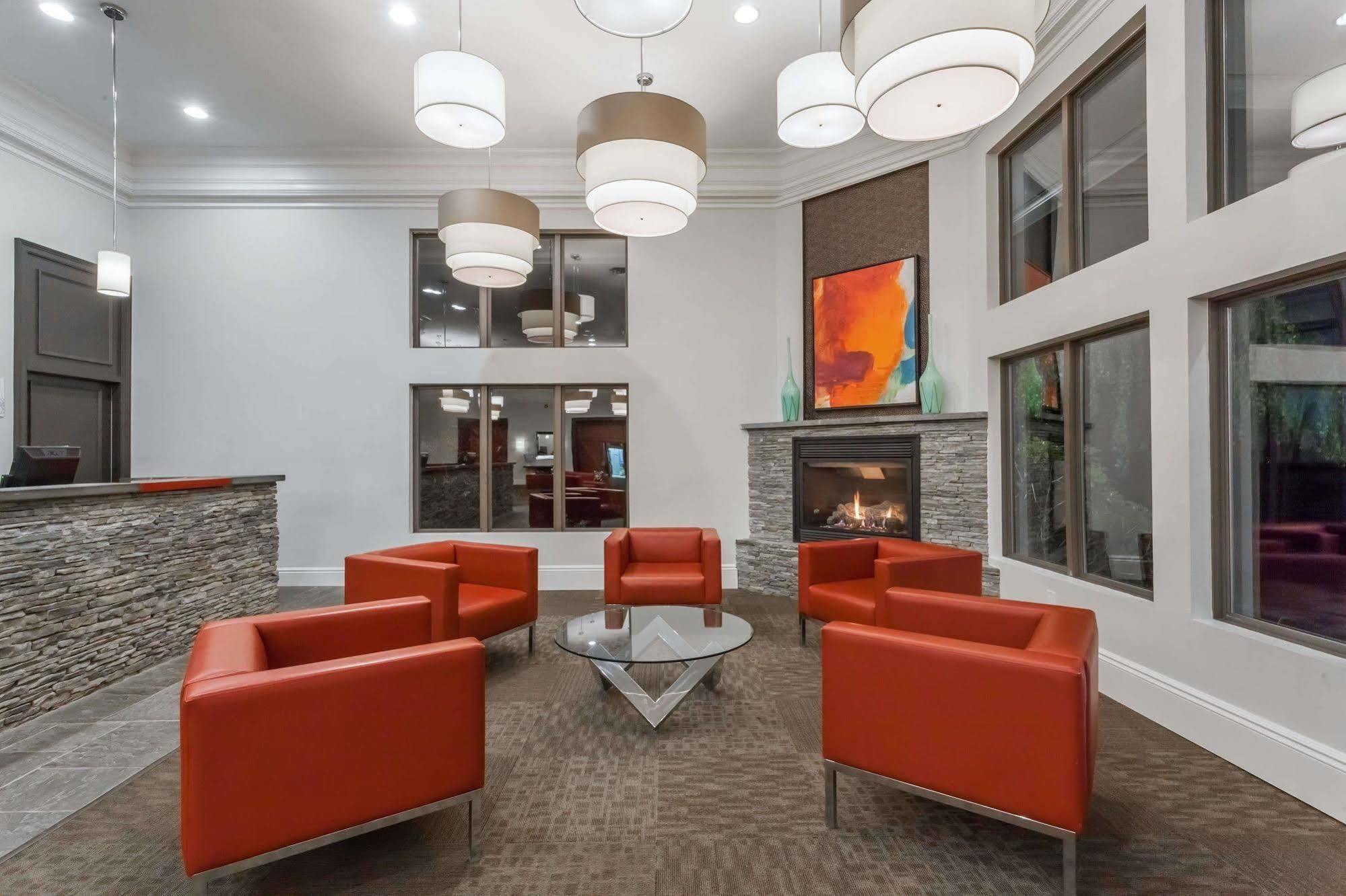 Ramada By Wyndham Rock Hill At Sullivan Center ภายนอก รูปภาพ