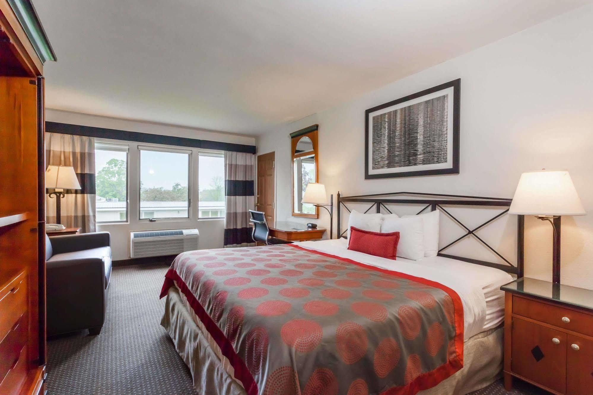 Ramada By Wyndham Rock Hill At Sullivan Center ภายนอก รูปภาพ
