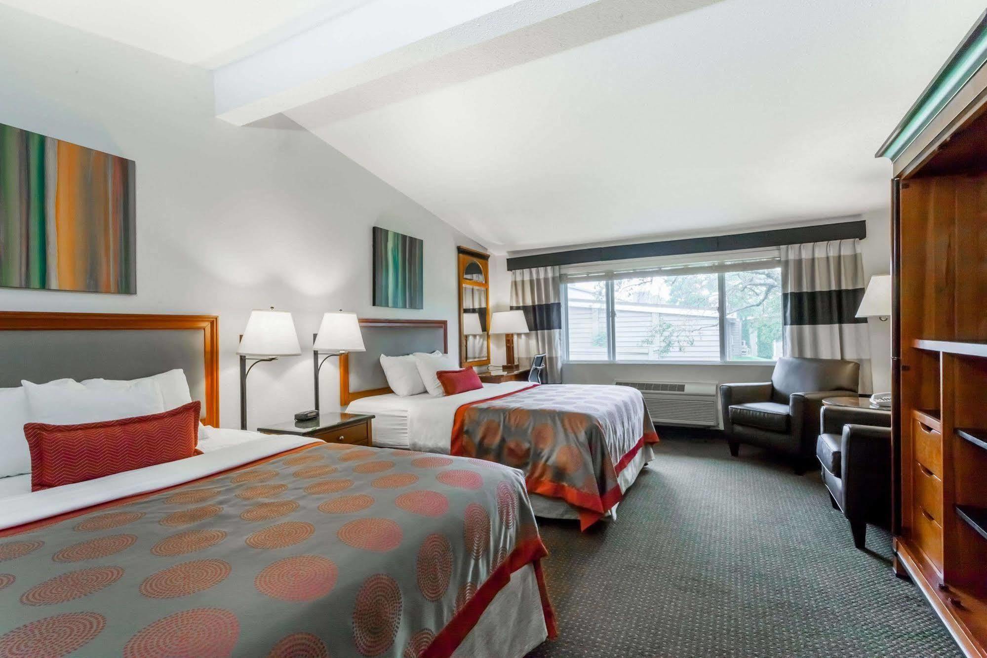 Ramada By Wyndham Rock Hill At Sullivan Center ภายนอก รูปภาพ