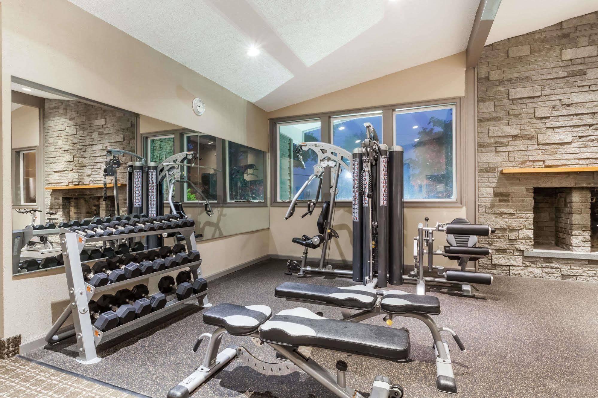 Ramada By Wyndham Rock Hill At Sullivan Center ภายนอก รูปภาพ