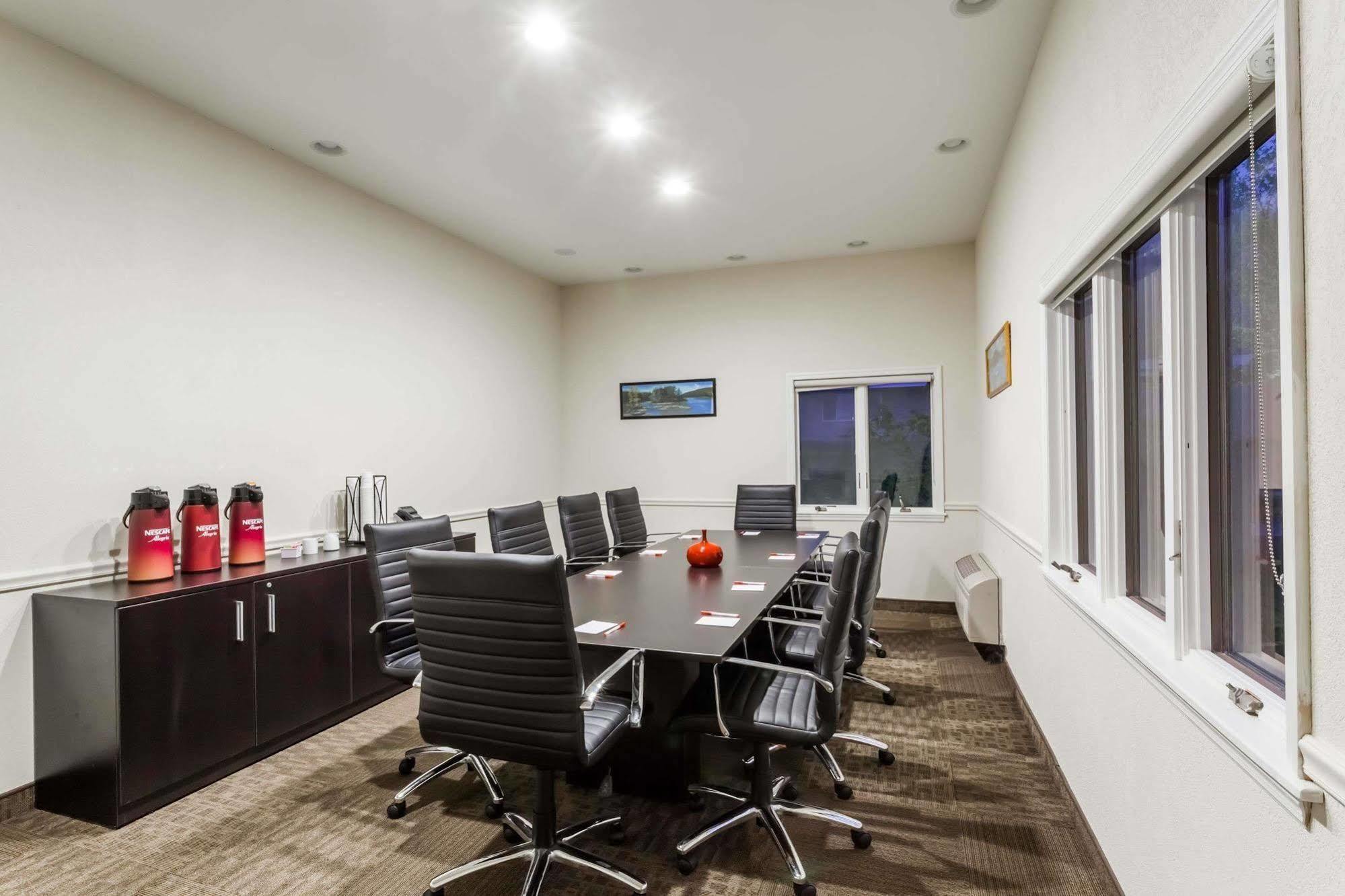 Ramada By Wyndham Rock Hill At Sullivan Center ภายนอก รูปภาพ